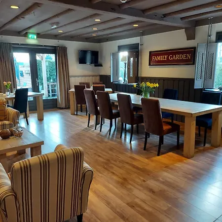 ゲストハウス Lazey 3*